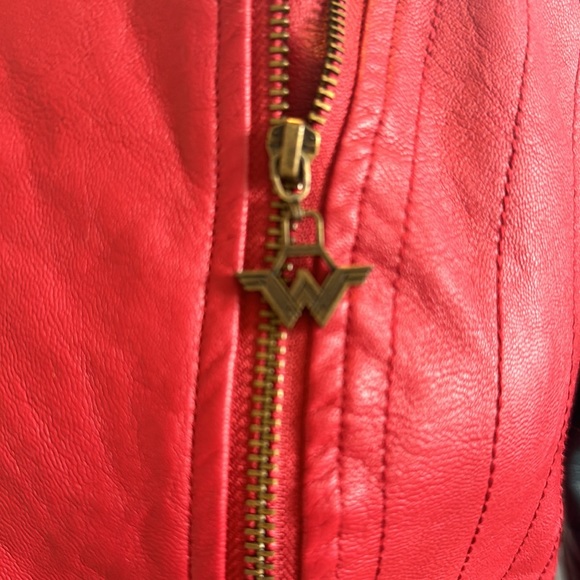 Wonder Woman Jacket DC Comics - size S Her Universe - Picture 6 of 7